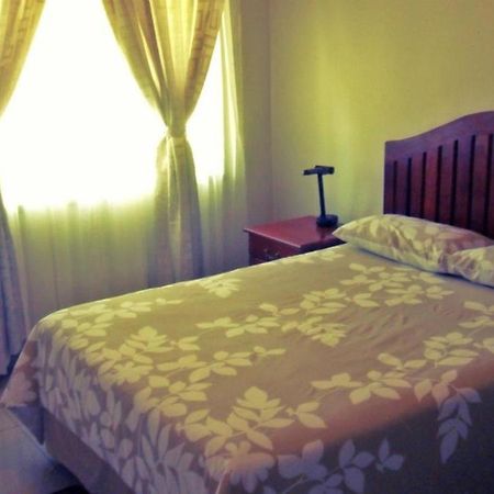 A New Earth Guest Lodge Francistown Esterno foto