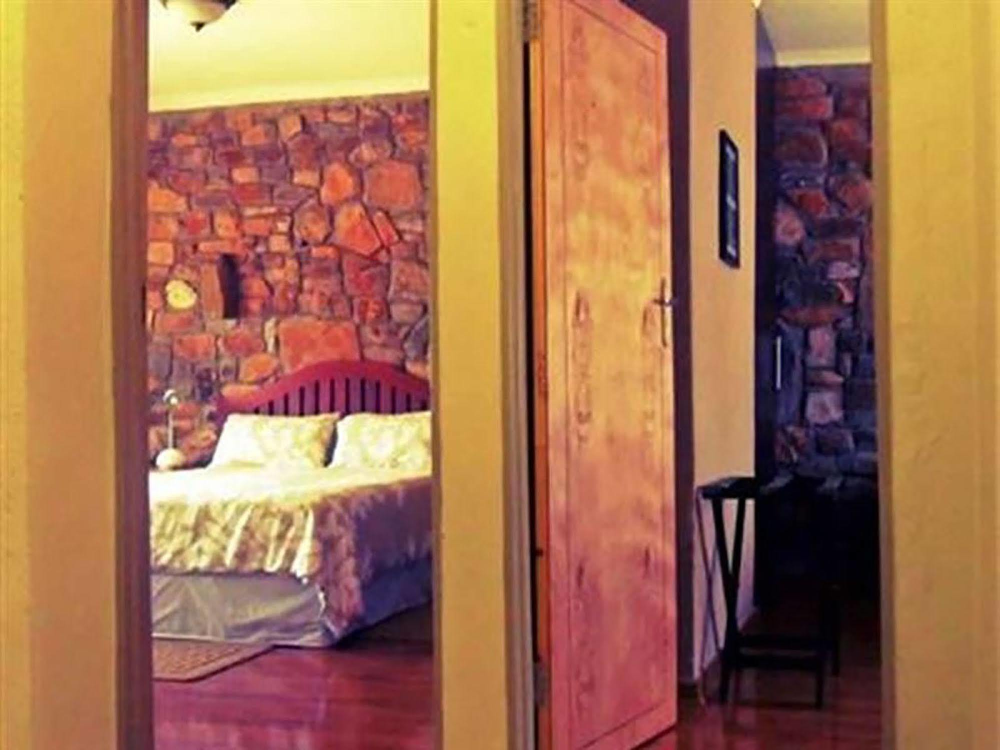 A New Earth Guest Lodge Francistown Esterno foto