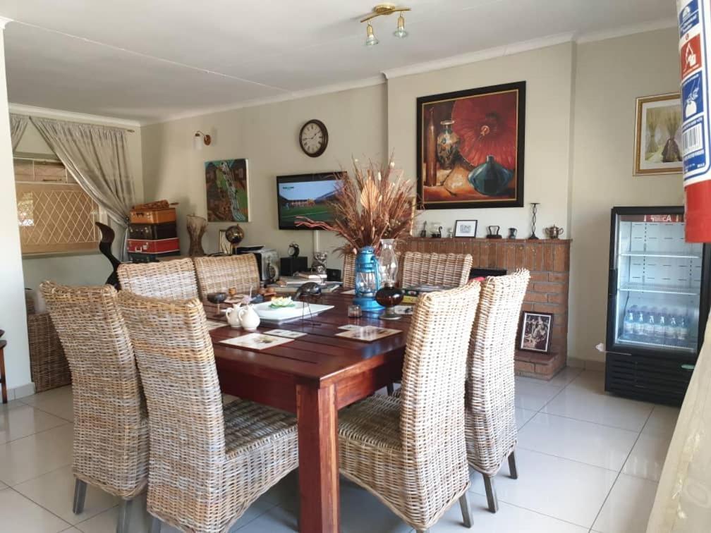 A New Earth Guest Lodge Francistown Esterno foto